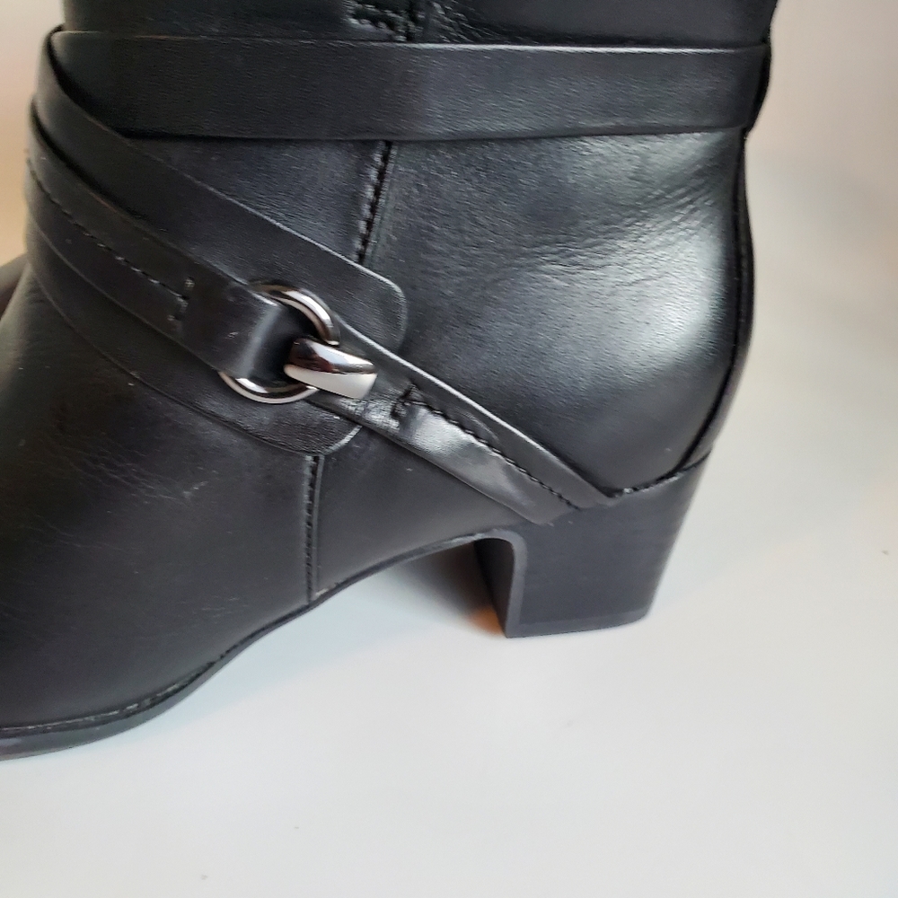 Clarks Artisian Rosalyn Page Black Strap Detail Soft Leather Booties Siz… - Picture 2 of 6